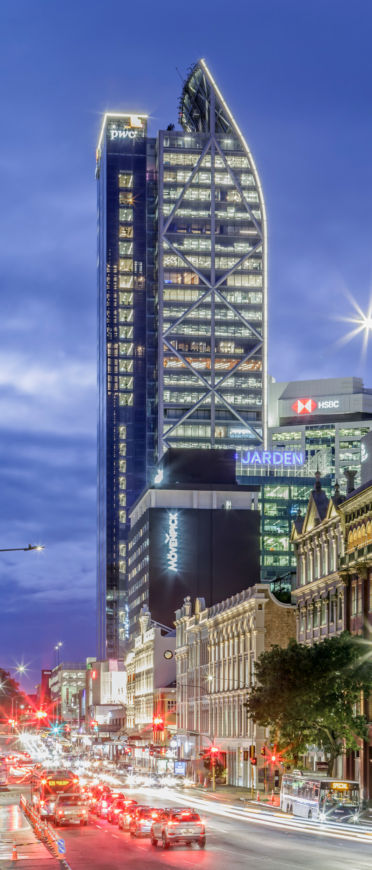 PwC Tower, Auckland - View from the east. © Mathias Beinling